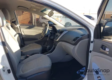 2015 Hyundai Accent Gs z USA, uszkodzony, nr VIN KMHCT5AE8FU223914